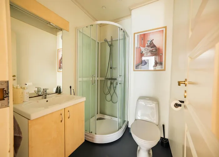 Family-friendly Spacious 4br Near Downtown & Ocean Leilighet